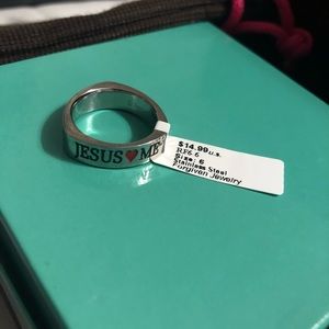 Jesus loves me Ring